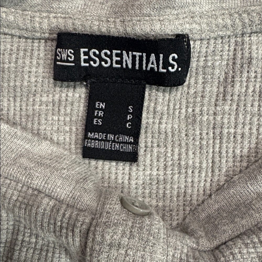 Essentials Light Gray Ribbed Top - Picture 2 of 2
